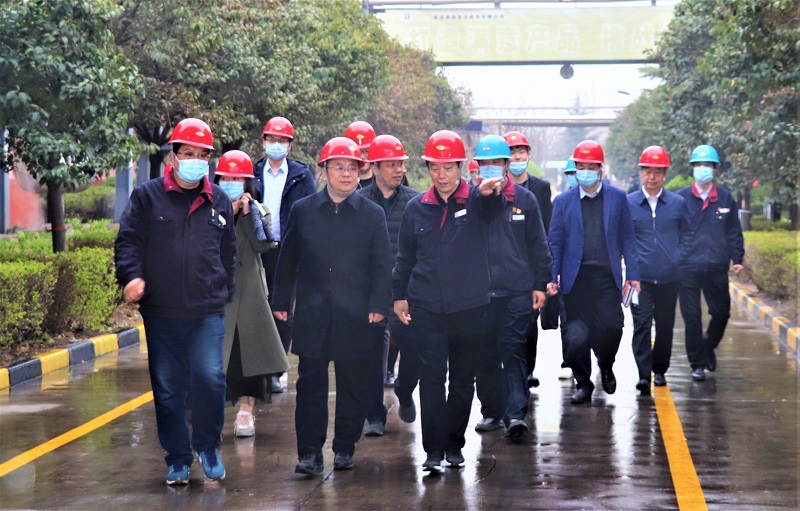 ���ʡί�M���������һ���{(di��o)�й�˾�h�������a(ch��n)��(j��ng)�I(y��ng)��r