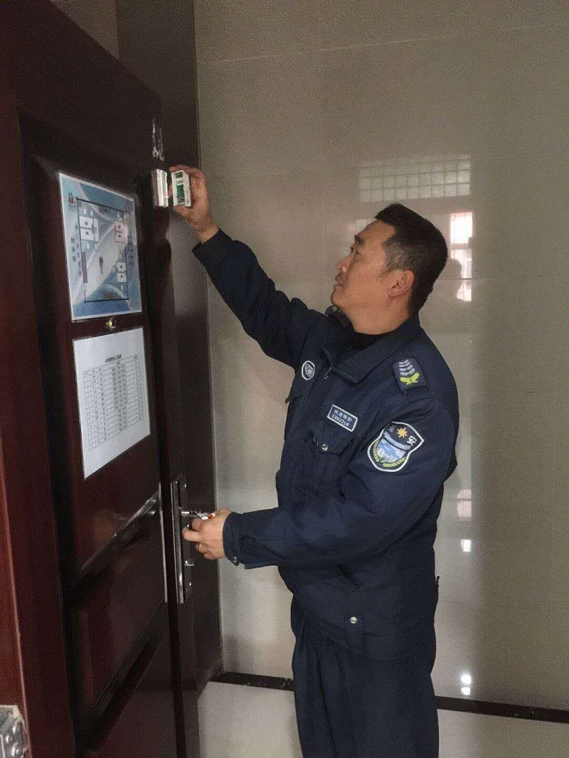 �����������  �����߅���[��