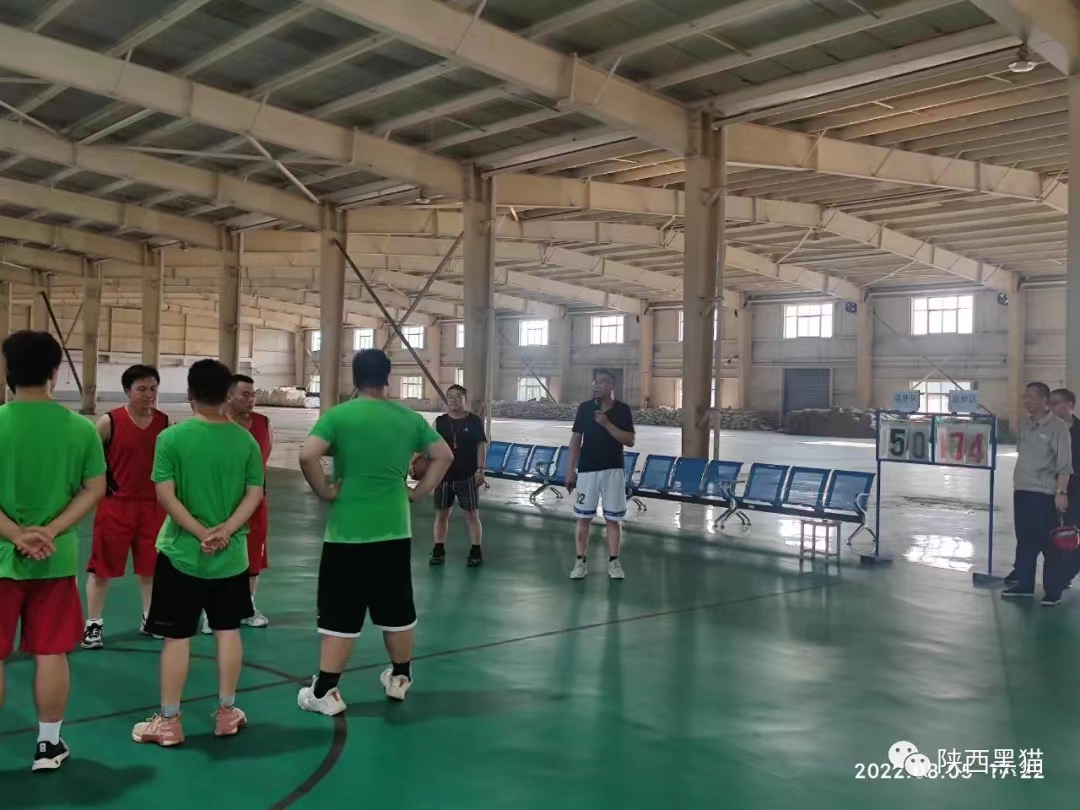 ���Tú������푡��ഺ�oη������ǰ�С��@��(li��n)�xِ