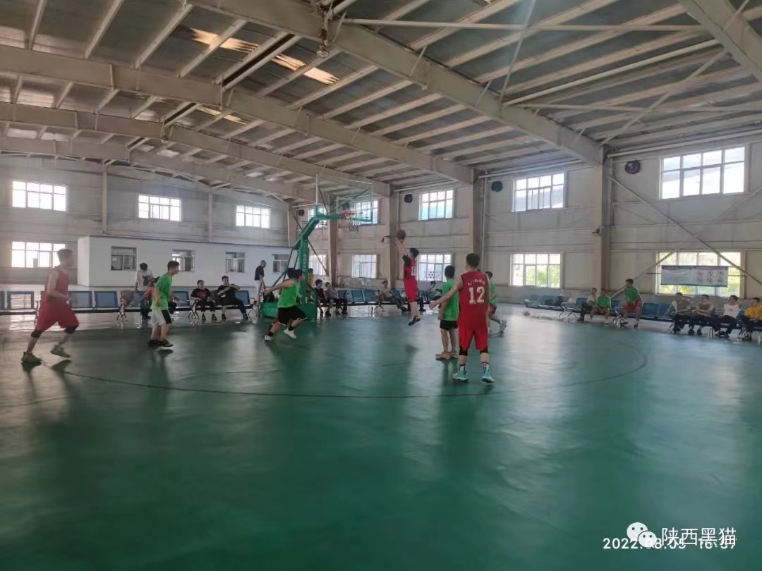 ���Tú������푡��ഺ�oη������ǰ�С��@��(li��n)�xِ