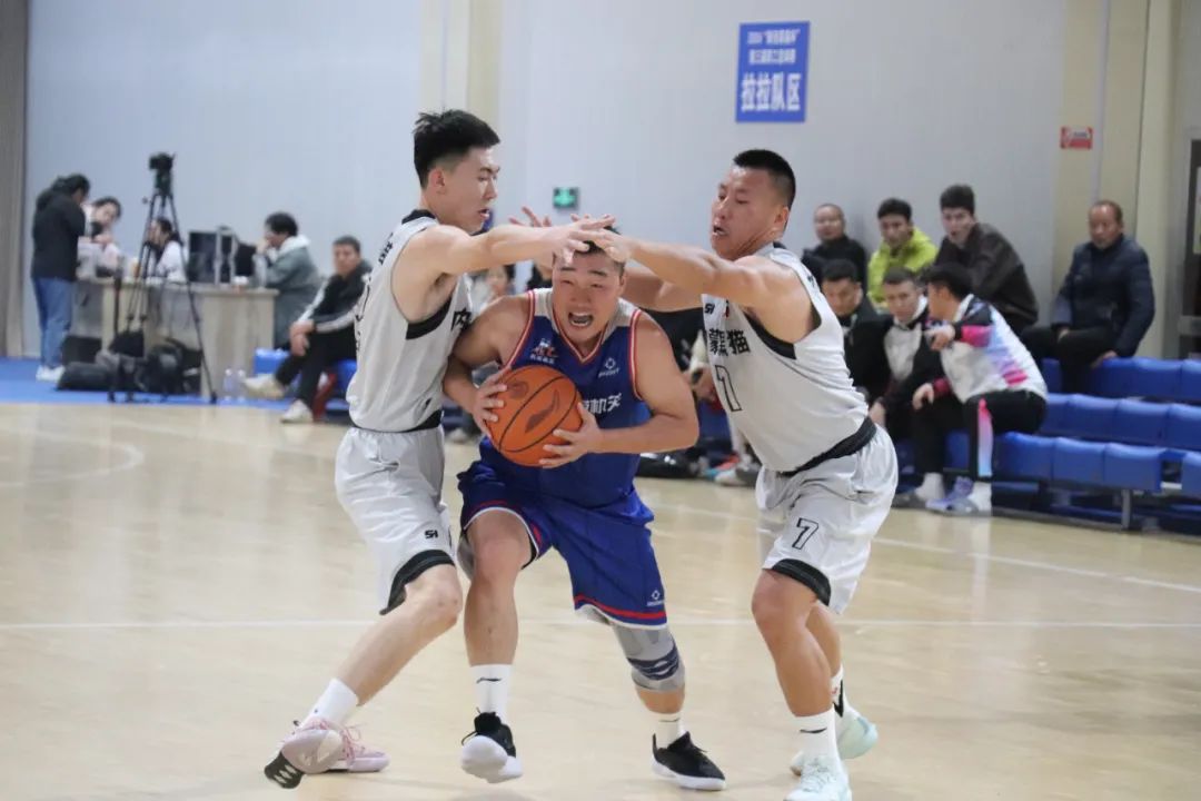 2024年第三屆“陜西黑貓杯”職工籃球賽圓滿閉幕 2024年第三屆“陜西黑貓杯”職工籃球賽圓滿閉幕